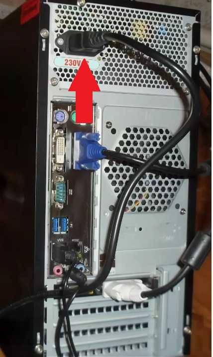 Загрузка компьютера зависает на начальной заставке или черном фоне с мигающим курсором